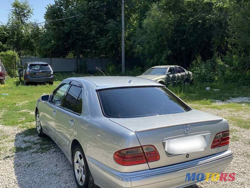 2002' Mercedes-Benz E Класс photo #1