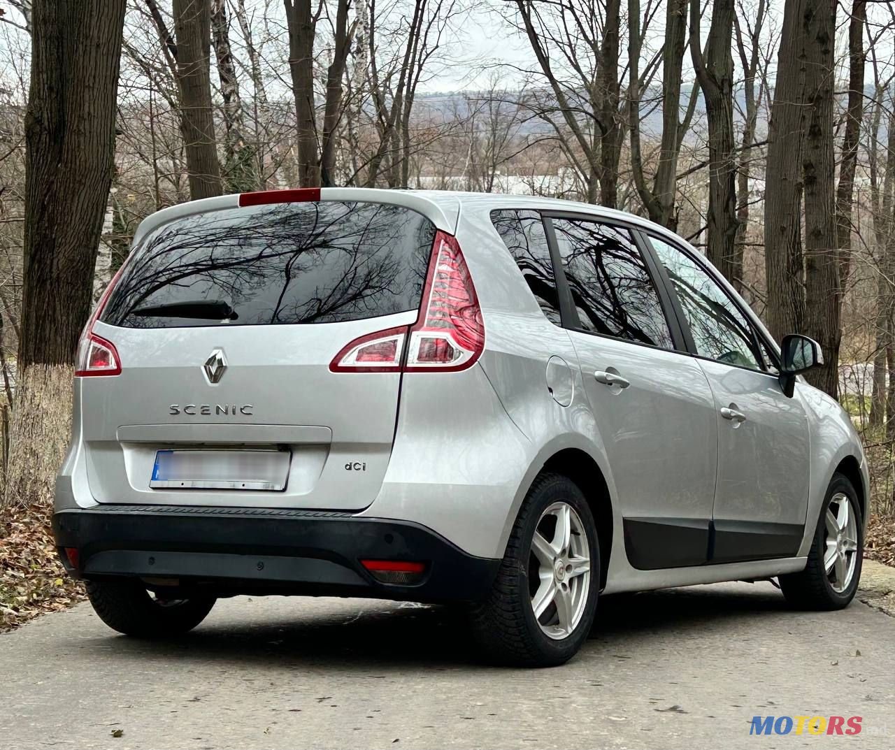2010' Renault Scenic photo #2