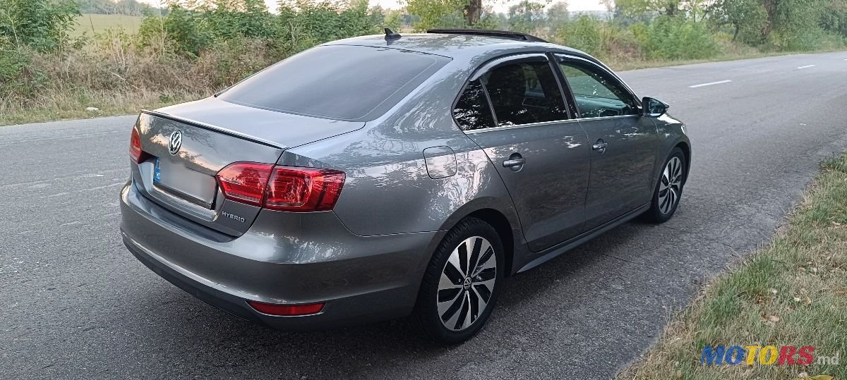 2013' Volkswagen Jetta photo #2