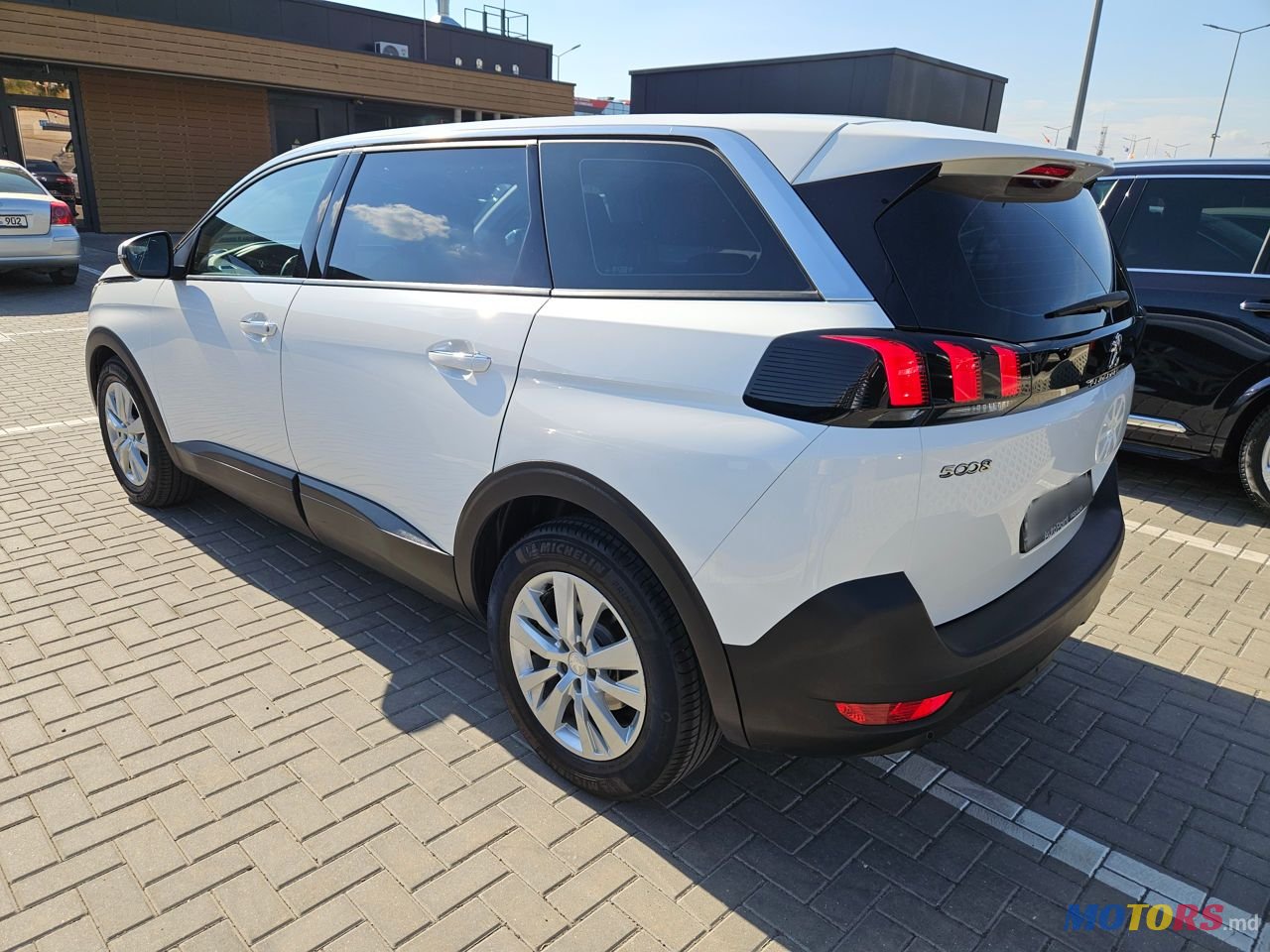 2020' Peugeot 5008 photo #5