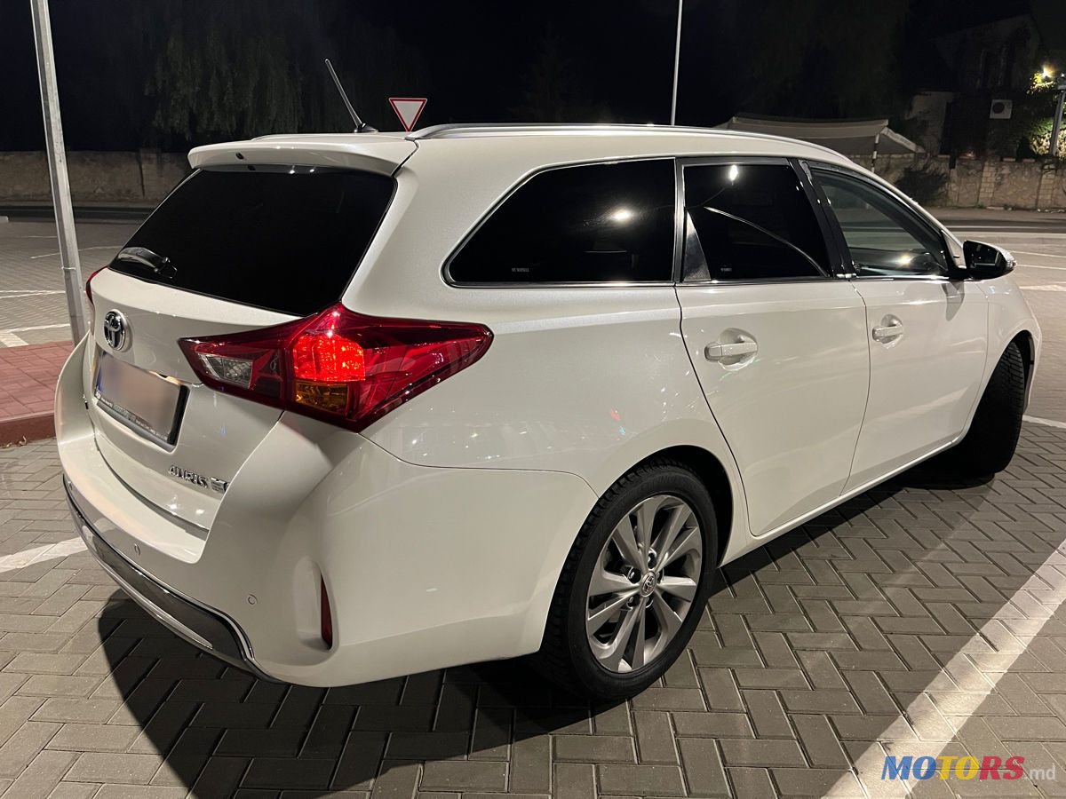 2014' Toyota Auris photo #6