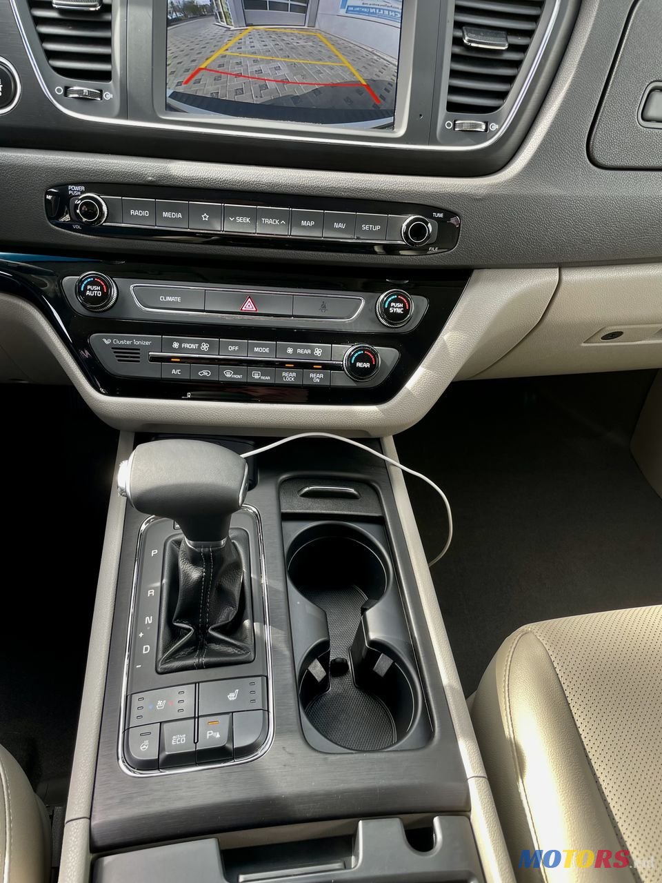 2017' Kia Carnival photo #6