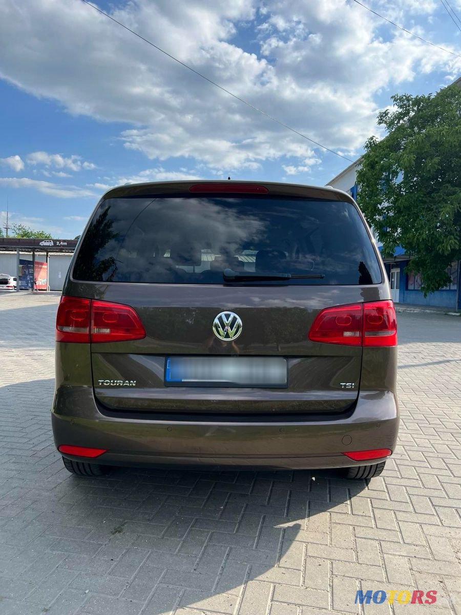 2012' Volkswagen Touran photo #4