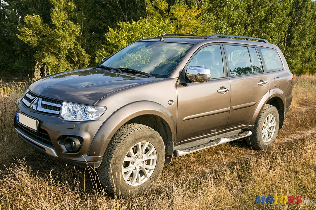 2015' Mitsubishi Pajero Sport Sport 2 photo #1