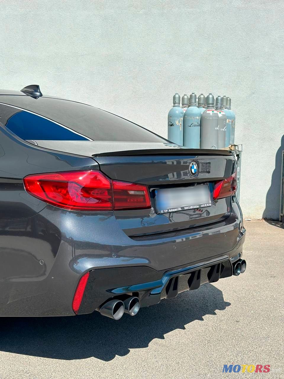 2017' BMW 5 Series photo #3