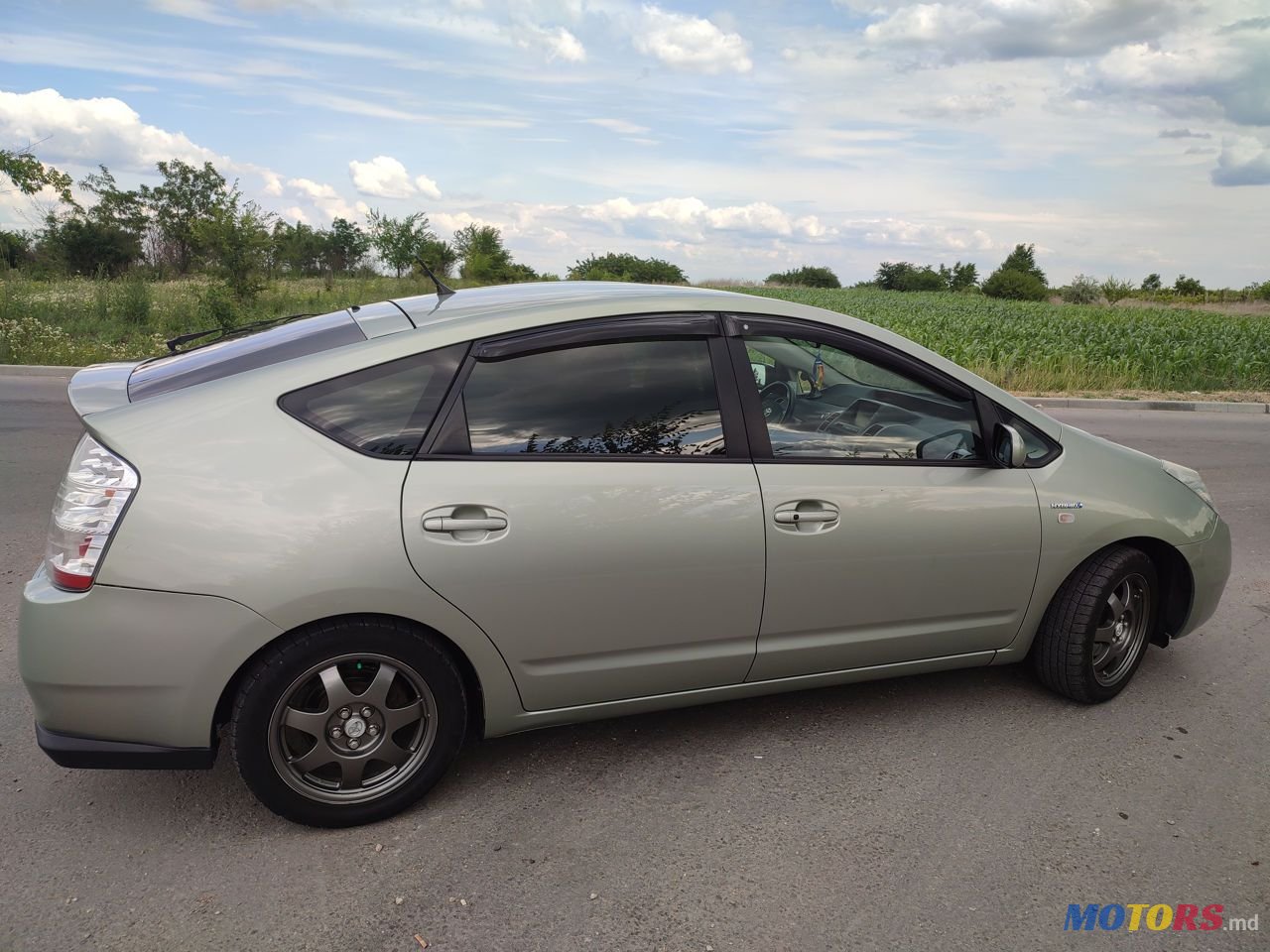 2008' Toyota Prius photo #2