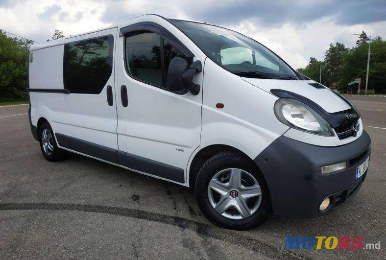 2004' Opel Vivaro photo #1