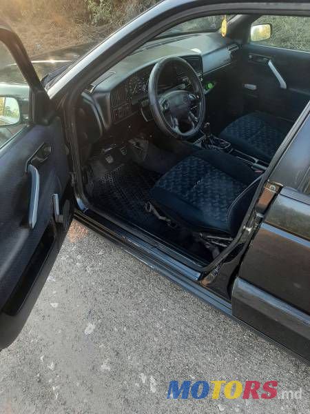 1993' Volkswagen Passat photo #4