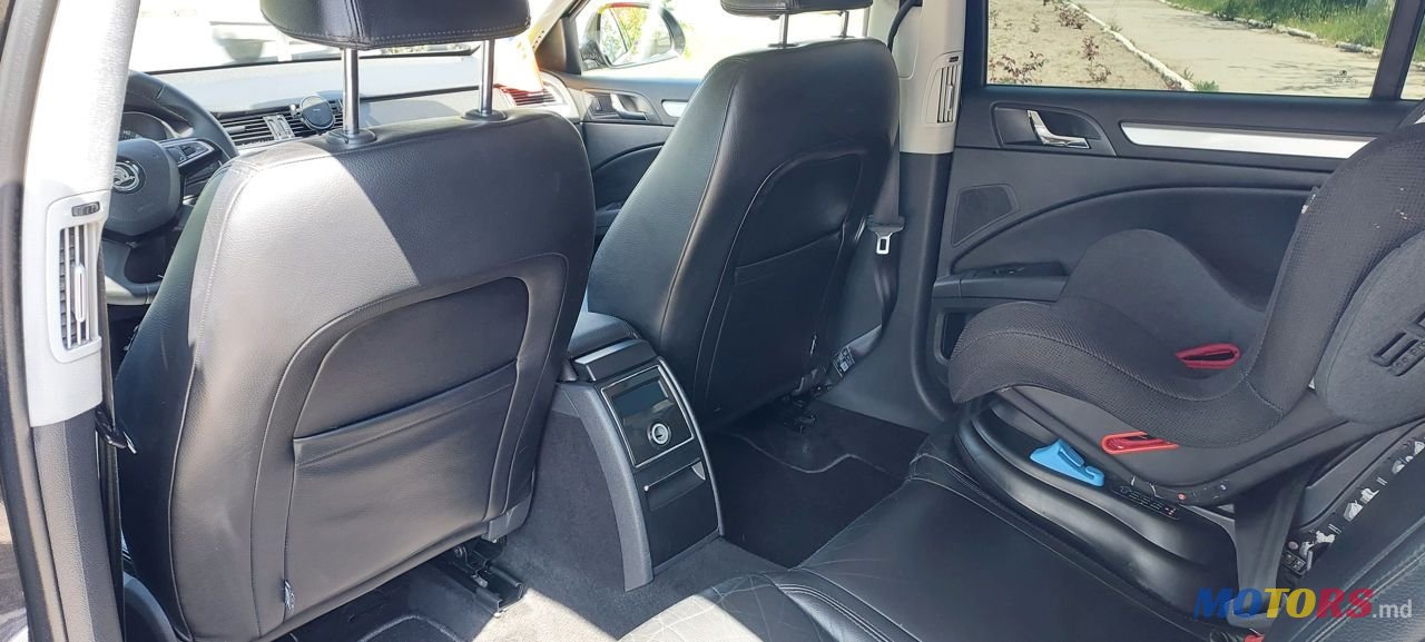 2014' Skoda Superb photo #4