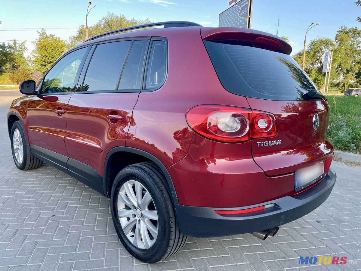 2009' Volkswagen Tiguan photo #3