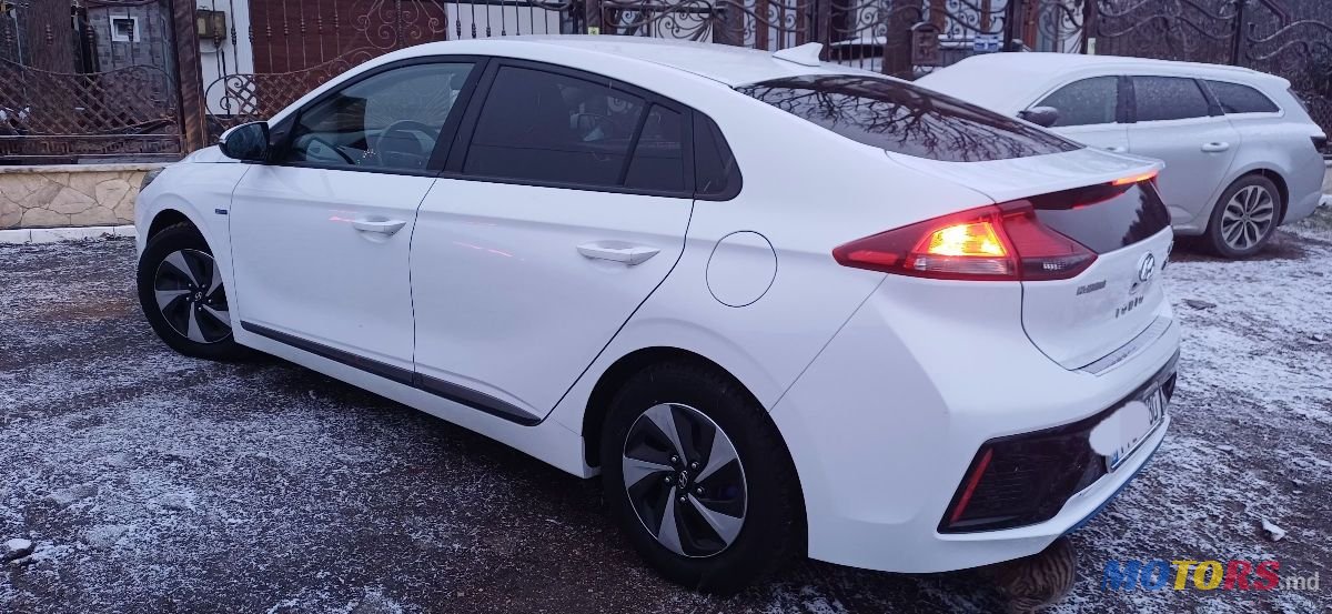 2019' Hyundai Ioniq photo #3