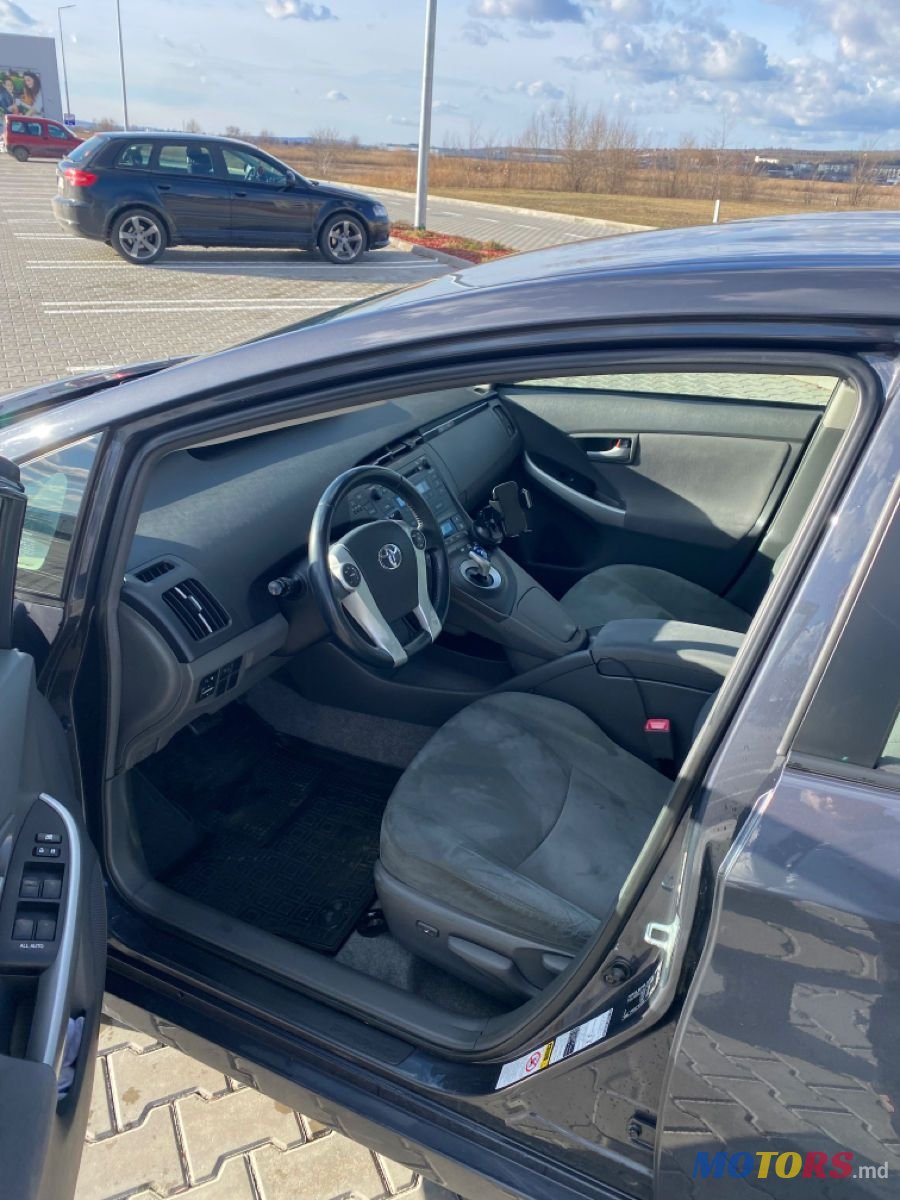 2011' Toyota Prius photo #4