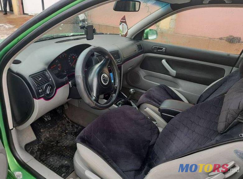 2000' Volkswagen Golf photo #4