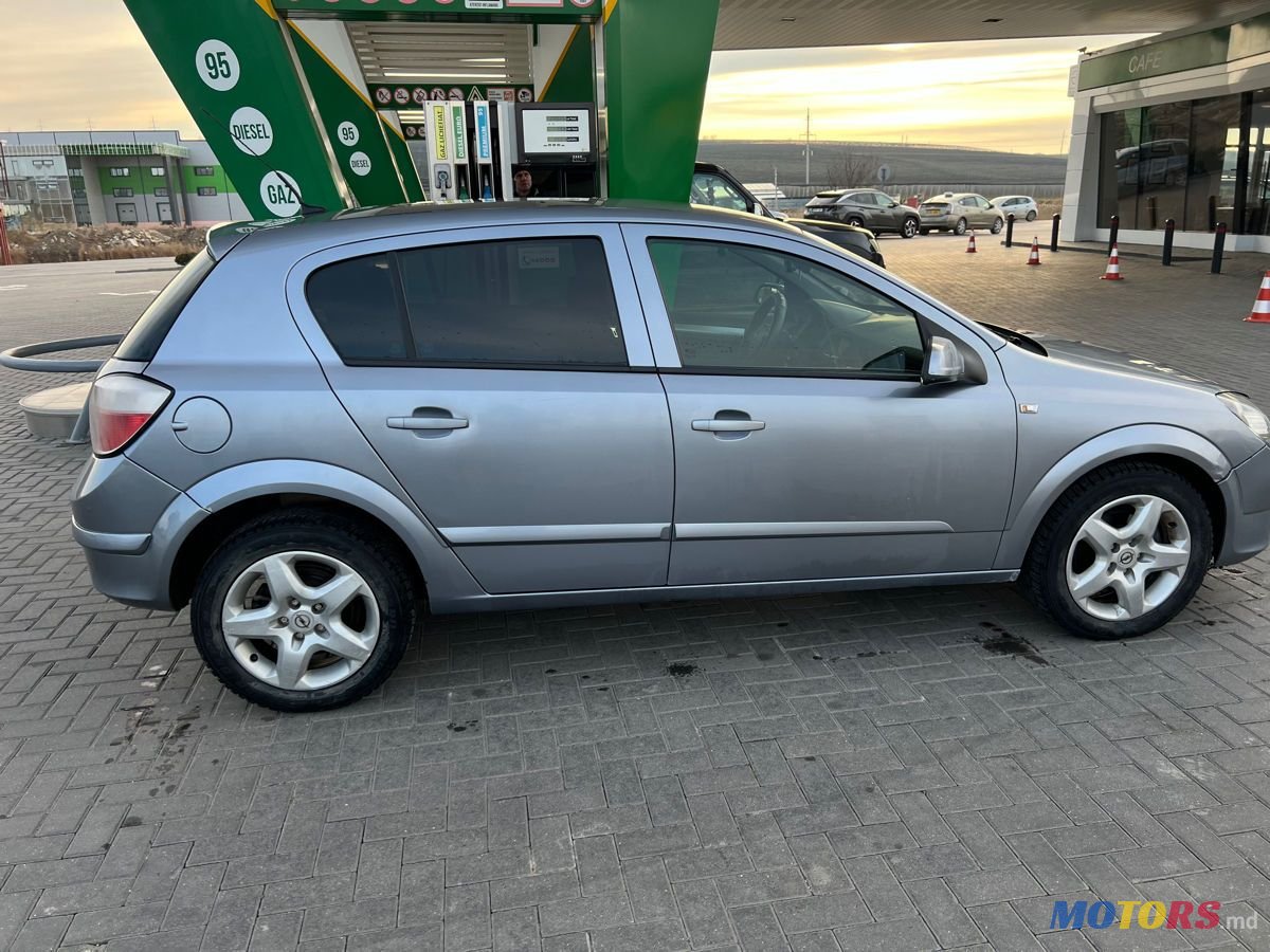 2006' Opel Astra photo #4