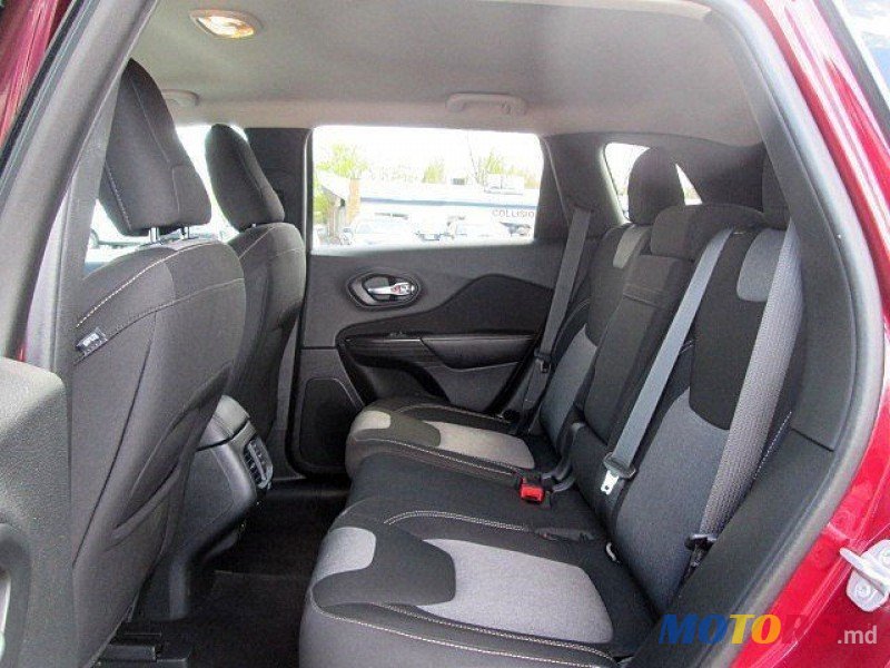 2014' Jeep Cherokee photo #3