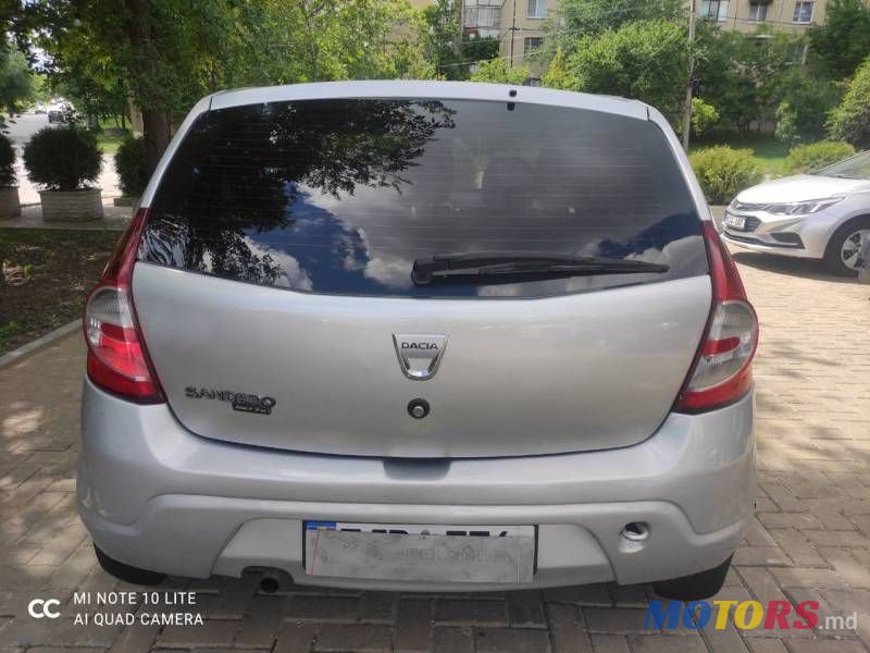 2010' Dacia Sandero photo #6