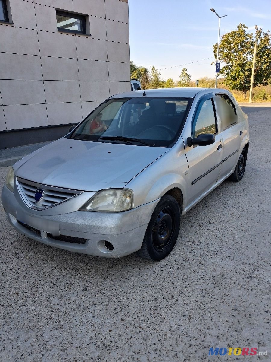 2008' Dacia Logan photo #2