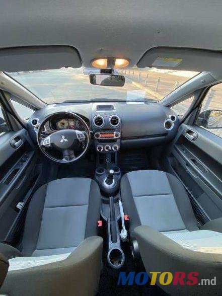 2012' Mitsubishi Colt photo #5