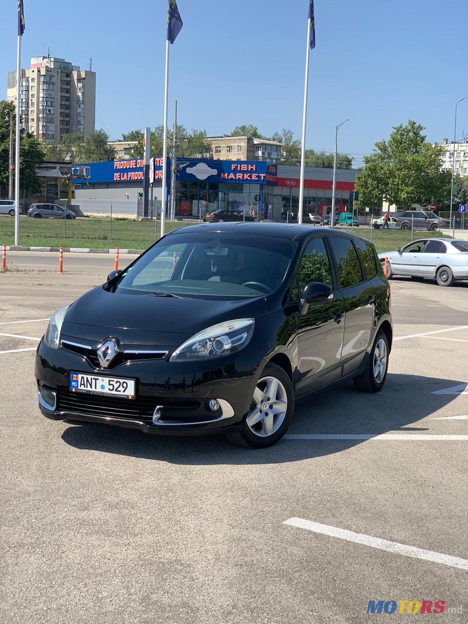 2012' Renault Grand Scenic photo #1