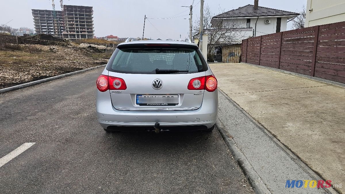 2010' Volkswagen Passat photo #6