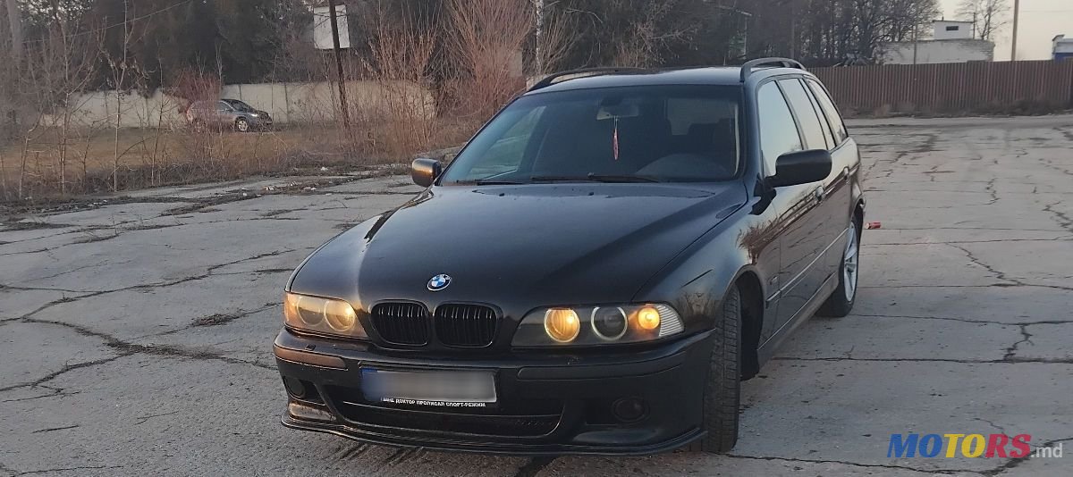 2002' BMW 5 Series Touring photo #1
