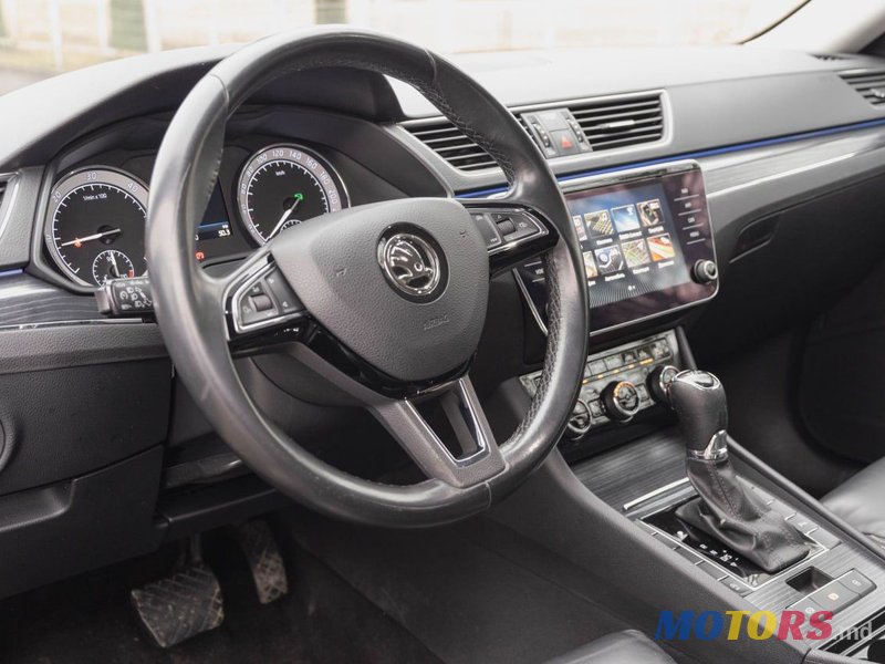 2019' Skoda Superb photo #3