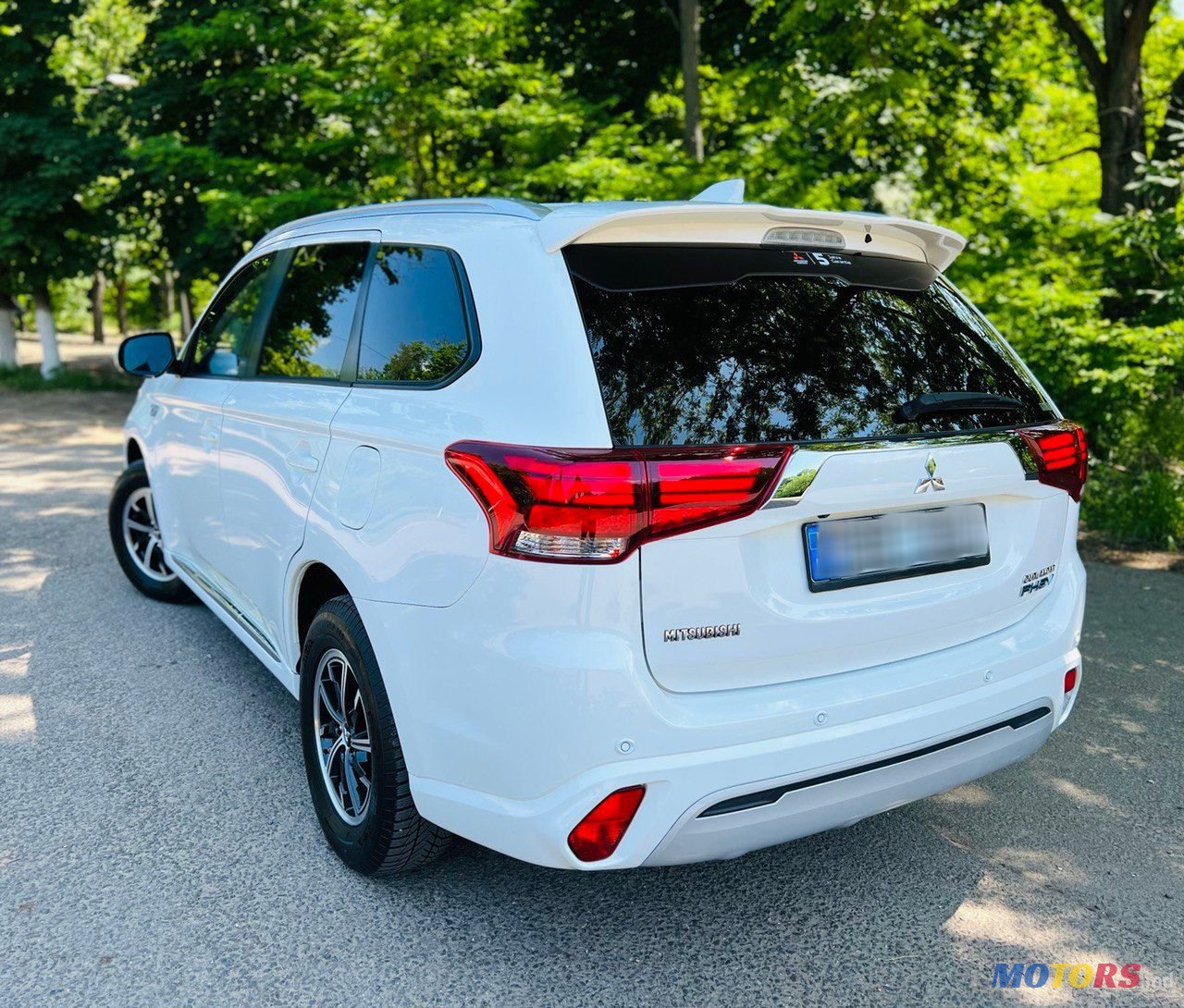 2019' Mitsubishi Outlander photo #4