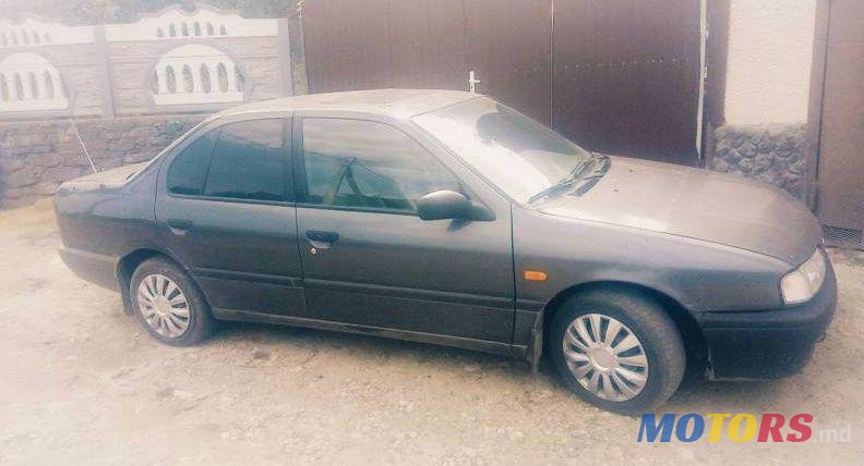 1994' Nissan Primera photo #1