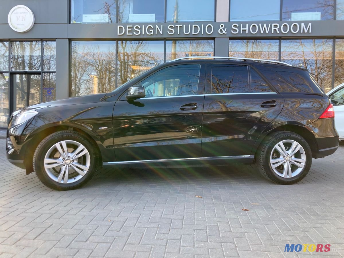 2011' Mercedes-Benz M Класс photo #3