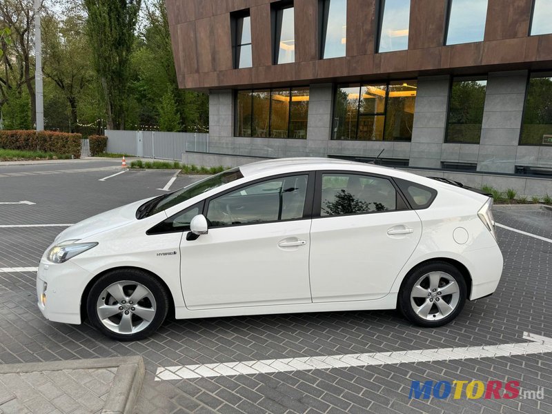 2011' Toyota Prius photo #5
