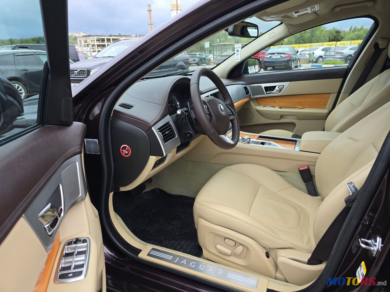 2014' Jaguar XF photo #5