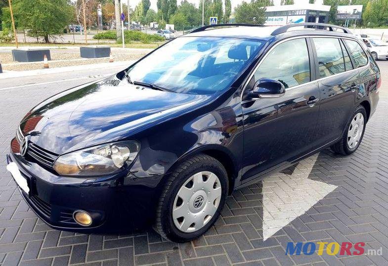 2010' Volkswagen Golf photo #1