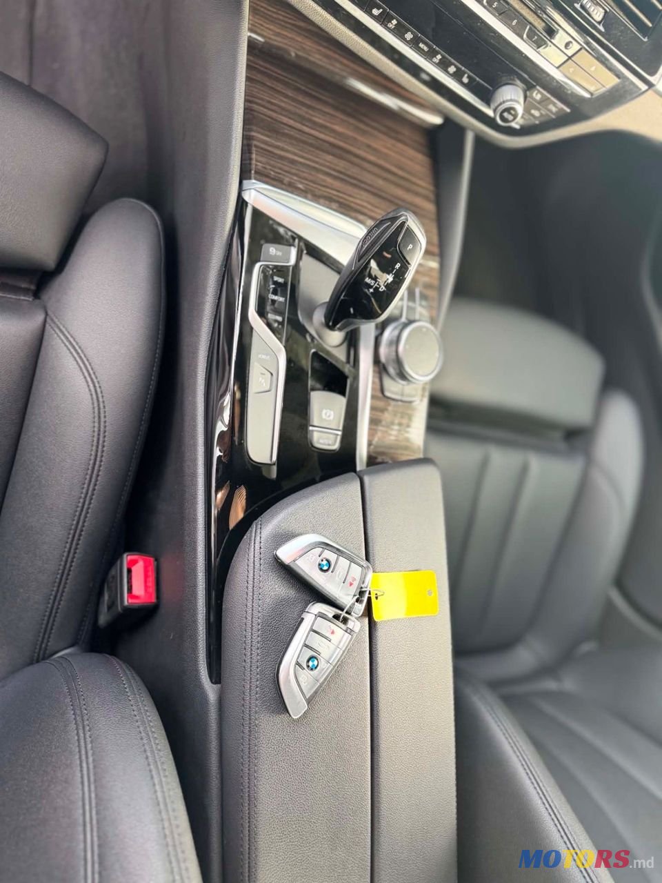 2019' BMW 5 Series photo #2