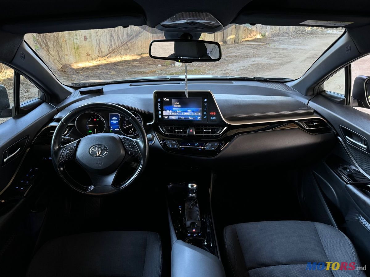 2018' Toyota C-HR photo #4