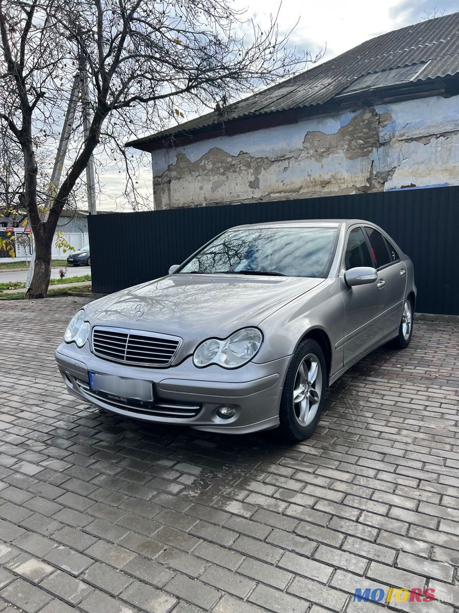 2006' Mercedes-Benz C-Class photo #2