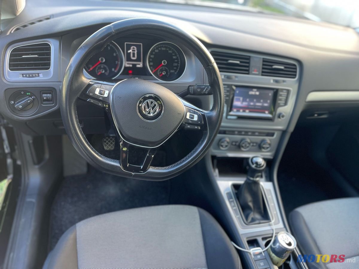 2013' Volkswagen Golf photo #2