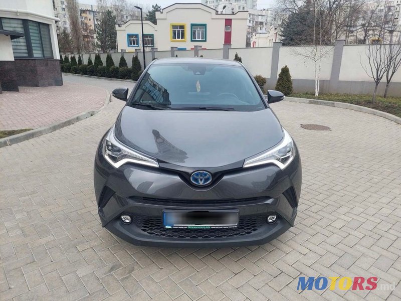 2018' Toyota C-HR photo #2
