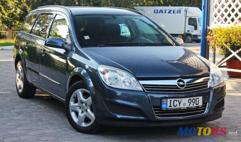 2008' Opel Astra photo #2