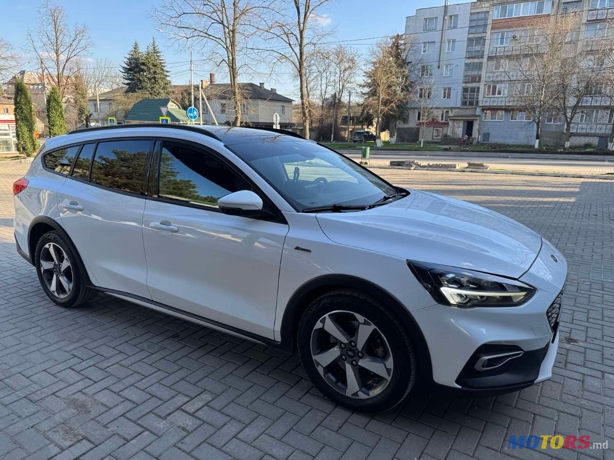 2020' Ford Focus photo #5