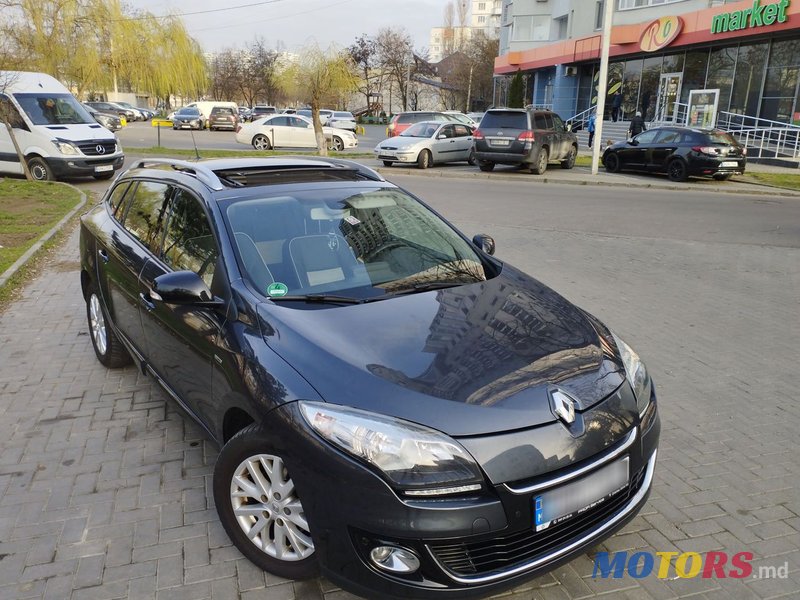 2013' Renault Megane photo #3