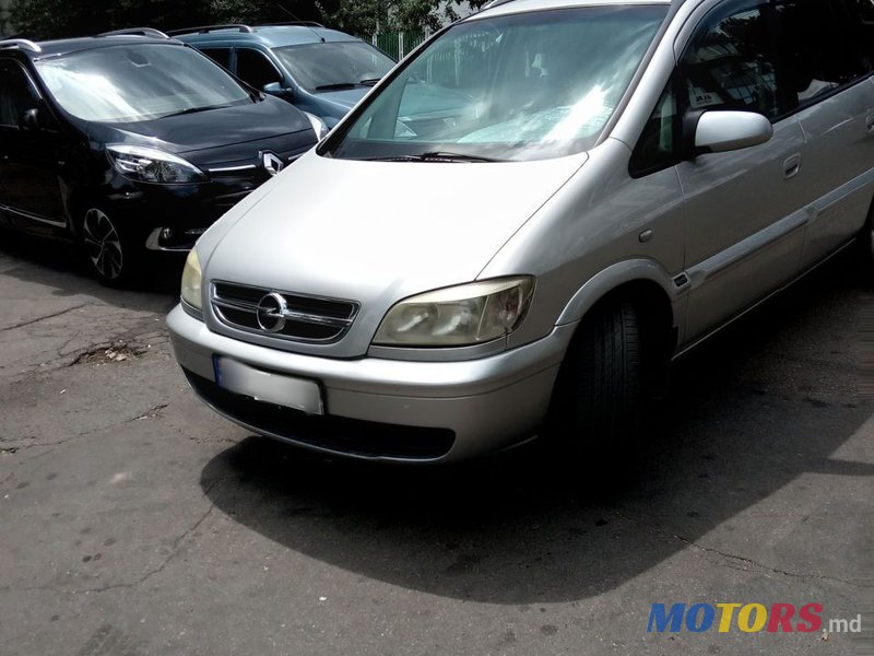 2004' Opel Zafira photo #1