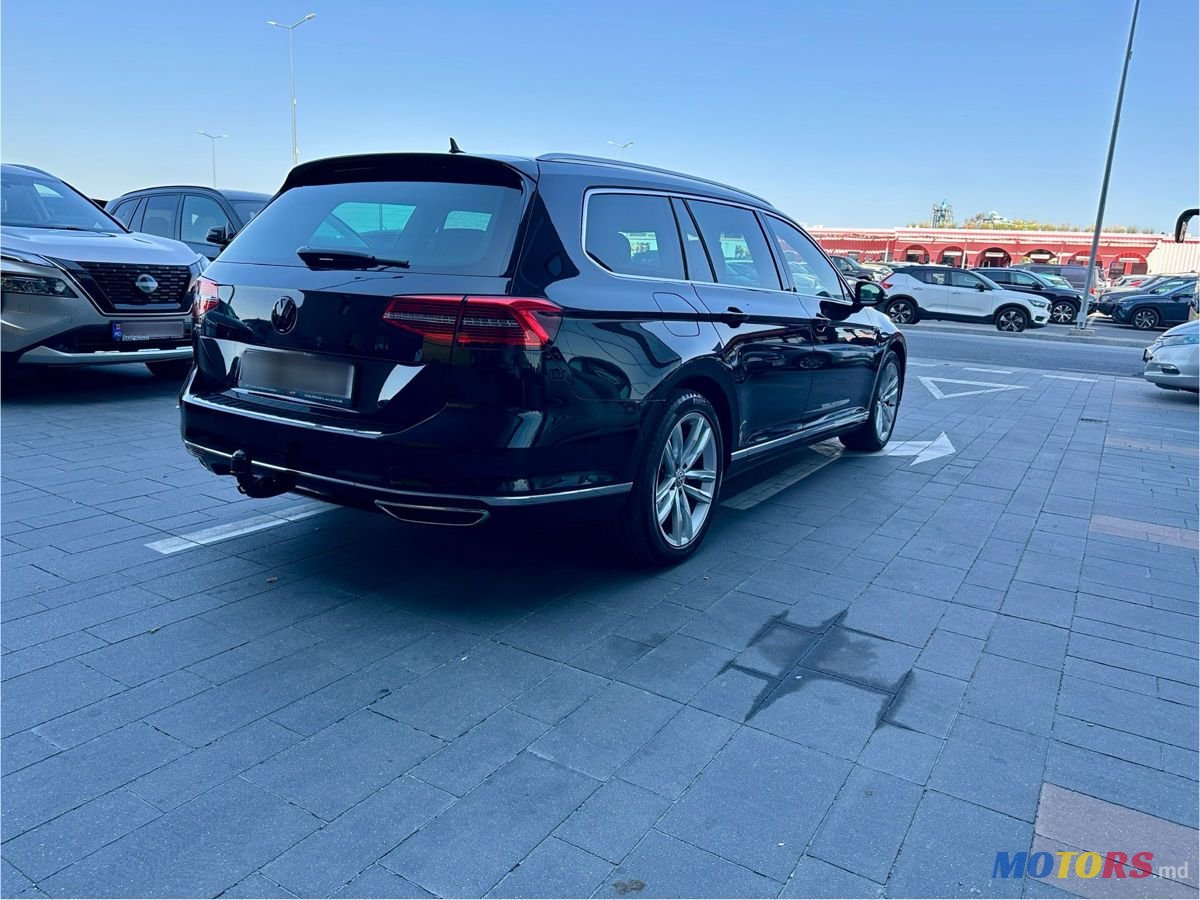 2015' Volkswagen Passat photo #3