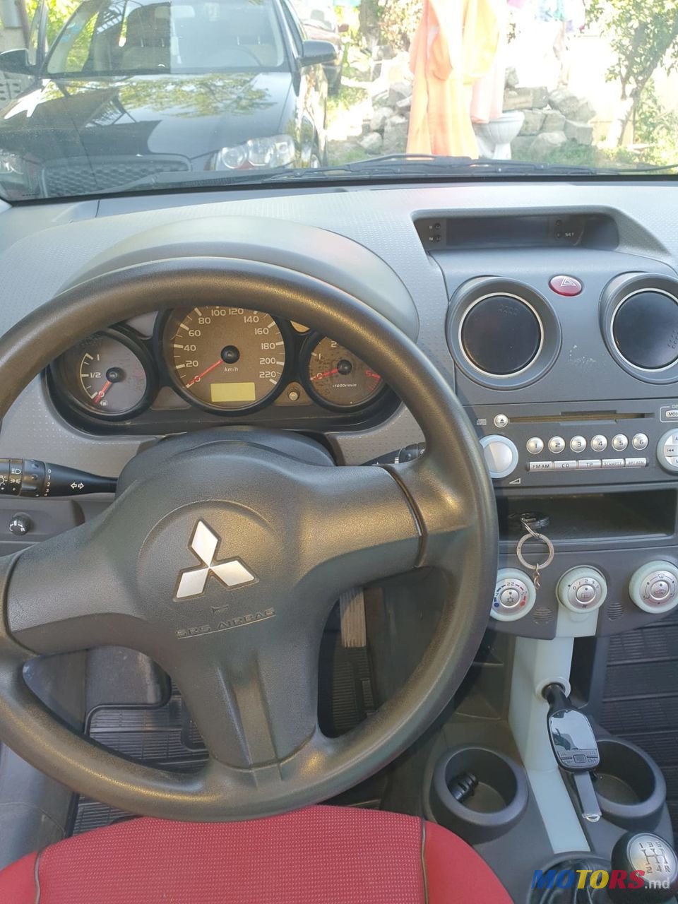 2006' Mitsubishi Colt photo #4