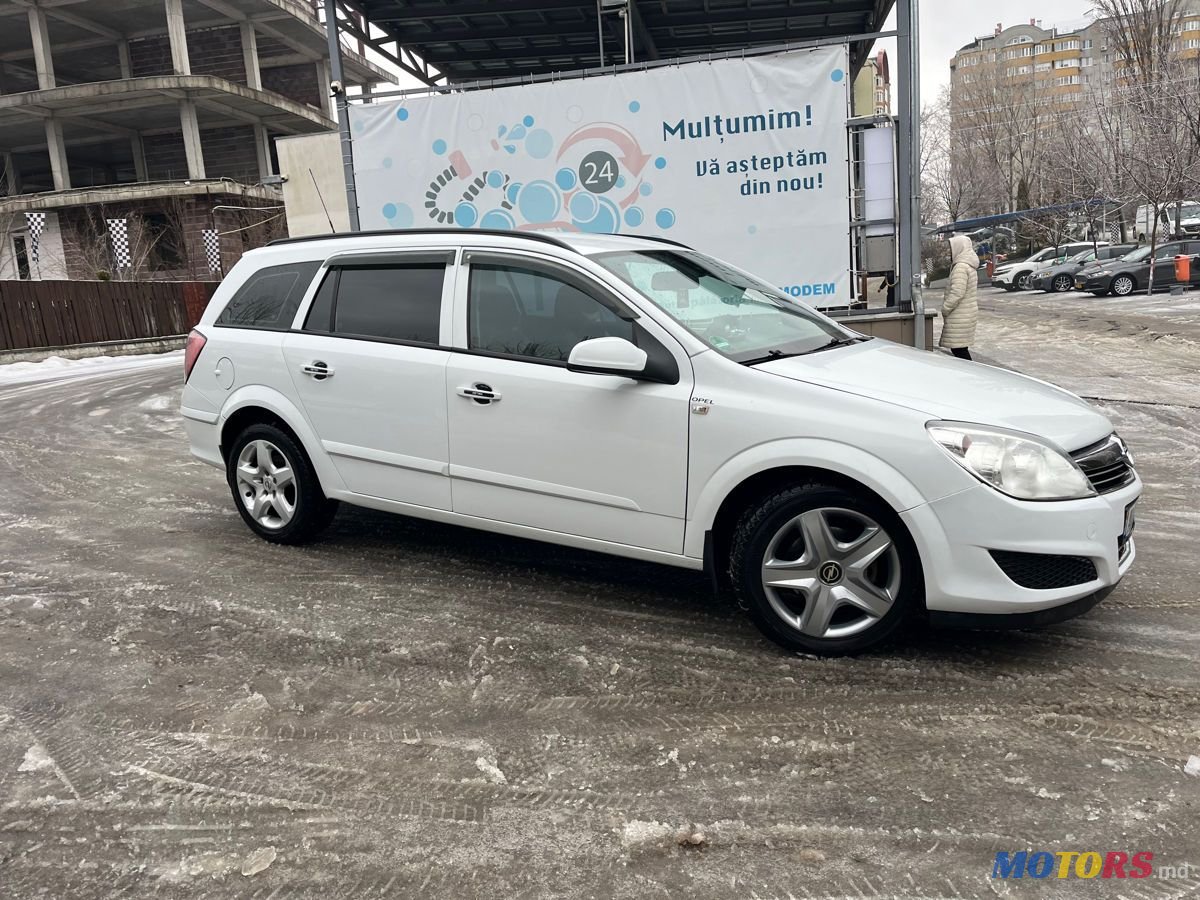 2008' Opel Astra photo #5