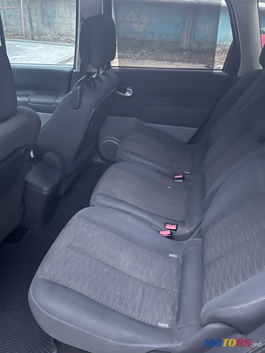 2008' Renault Scenic photo #6