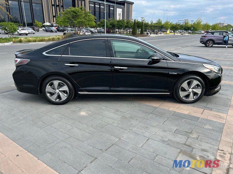 2015' Hyundai Sonata photo #2
