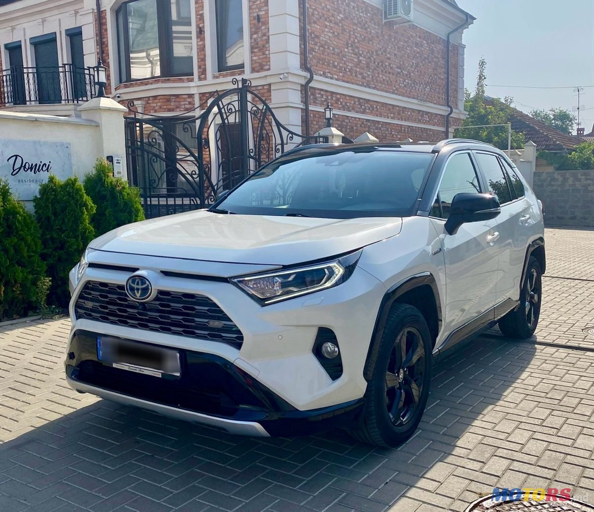 2019' Toyota RAV4 photo #1