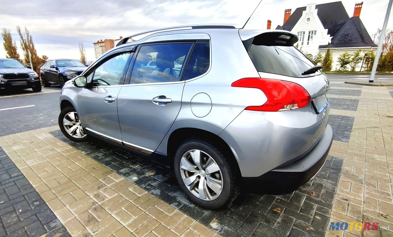 2017' Peugeot 2008 photo #3