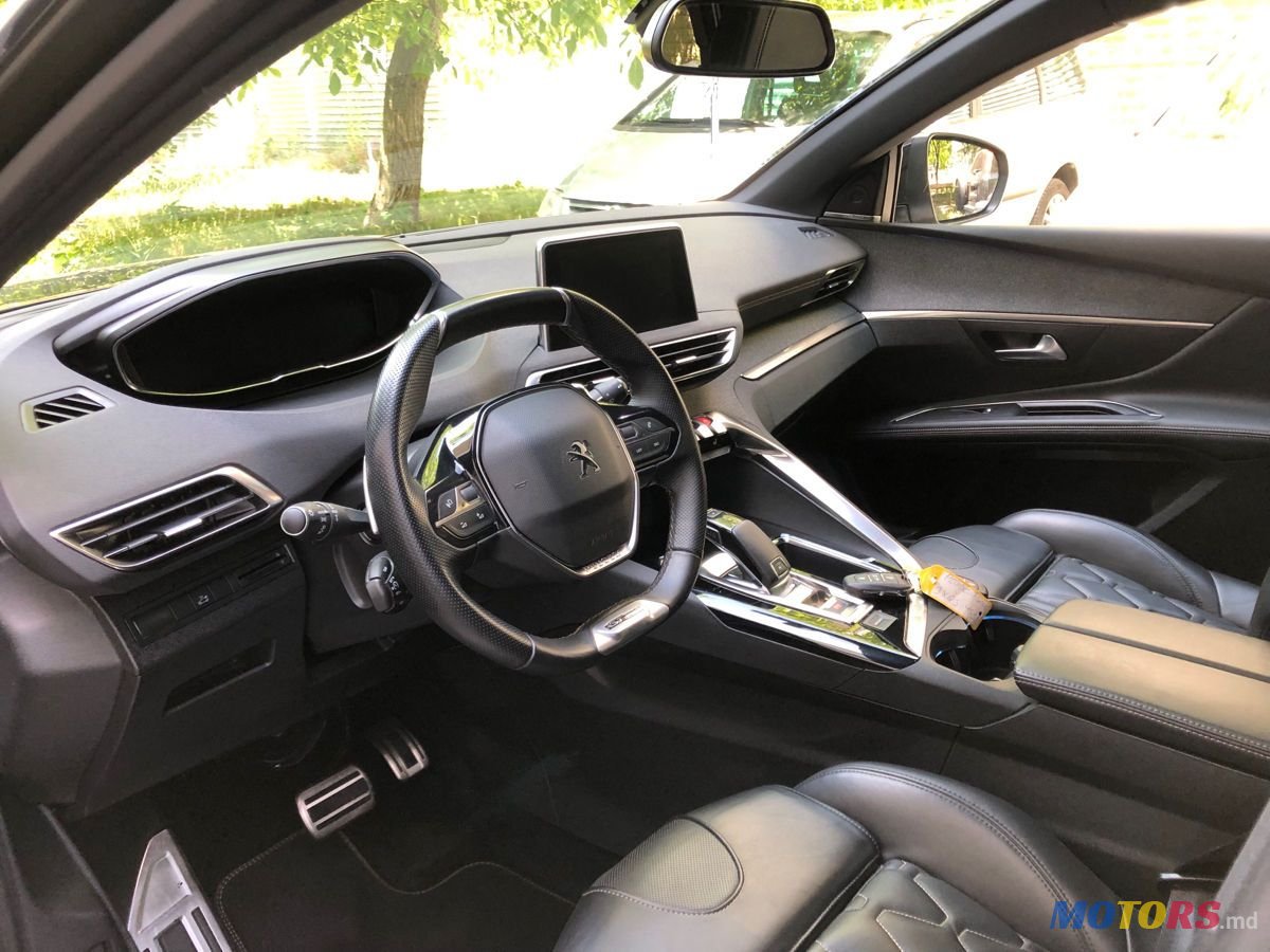 2020' Peugeot 5008 photo #5