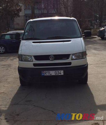 2002' Volkswagen Transporter photo #2